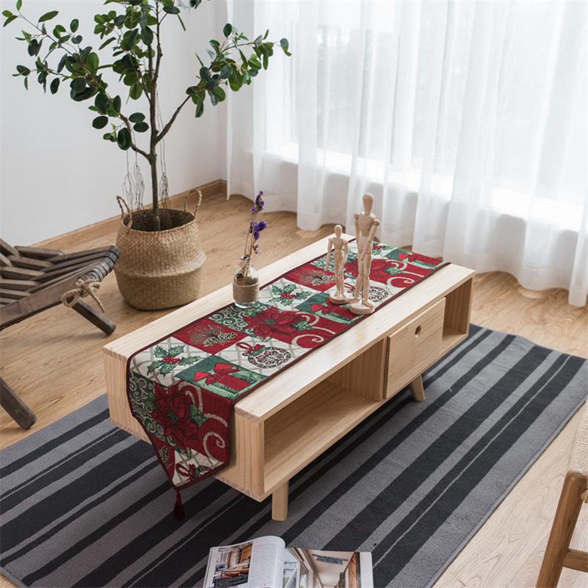 Table Runner Image 3