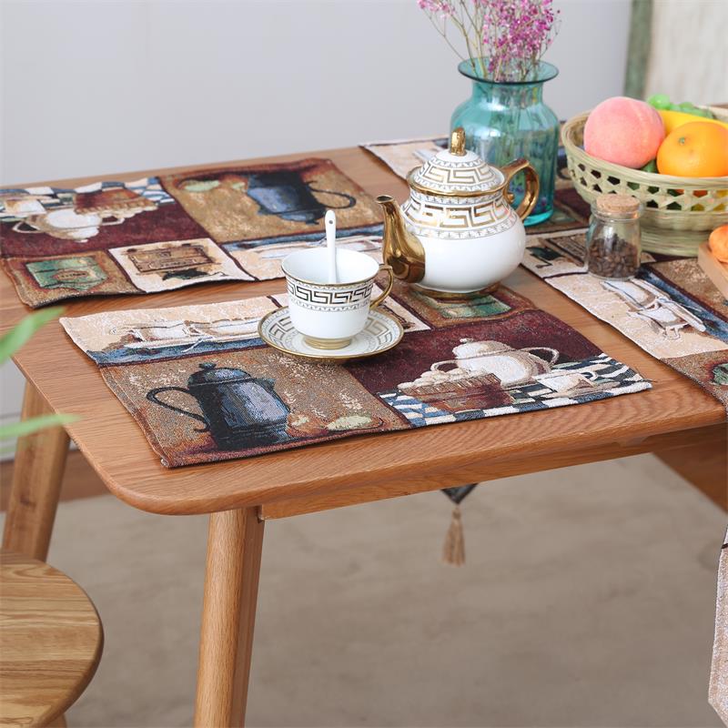 Table Runner Image 2